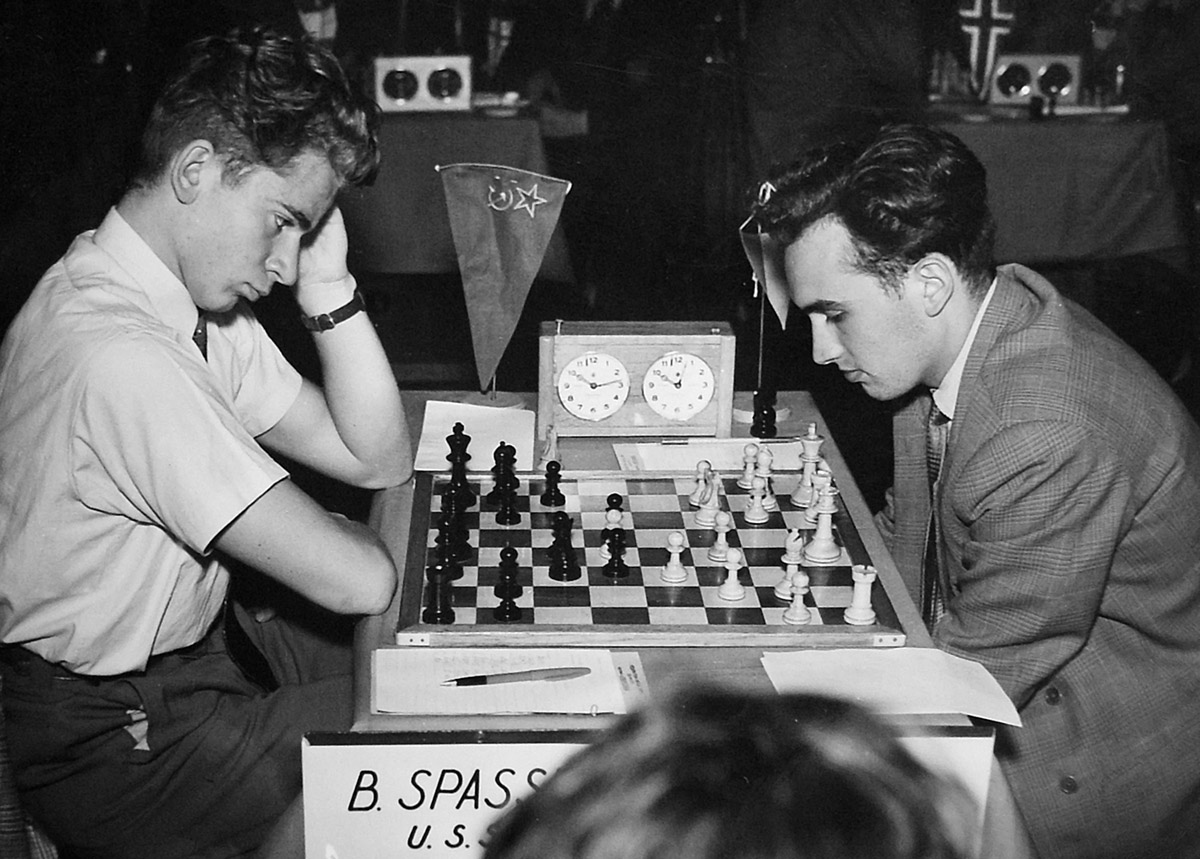 Miquel Farré jugant contra Boris Spassky al Campionat Mundial Juvenil de 1955